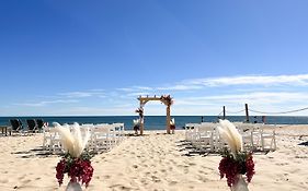 By The Sea Guests Bed & Breakfast And Suites